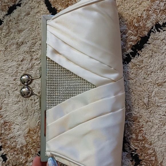 4 Formal Clutch Bags - Picture 4 of 13